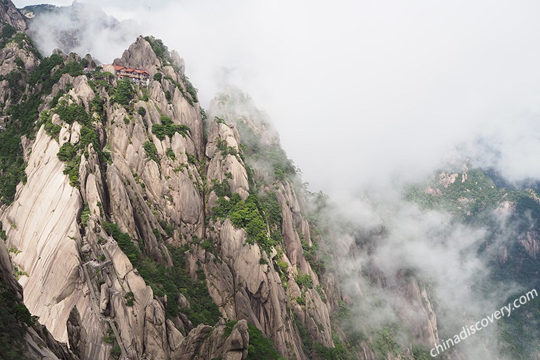 Fairland-like Huangshan Mountain (Yupinglou on Sep 2018) Huangshan Mountain