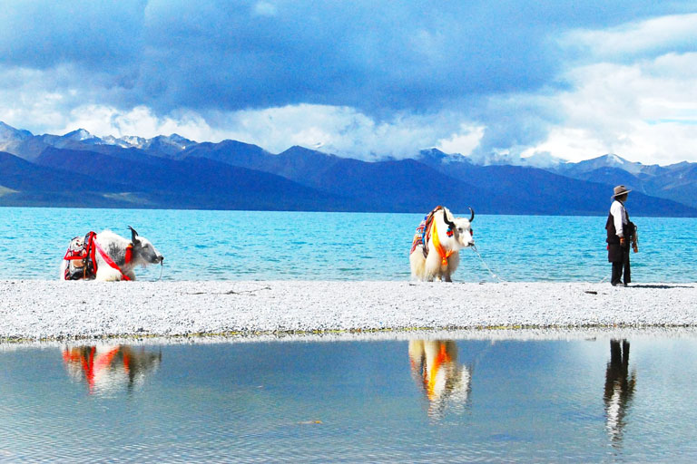 Namtso Lake in Nagchu Cool Places to Go in the Summer in China